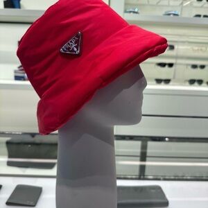 Authentic Prada Re-Nylon Metal Triangle Logo Mens Padded Bucket Hat M Rosso